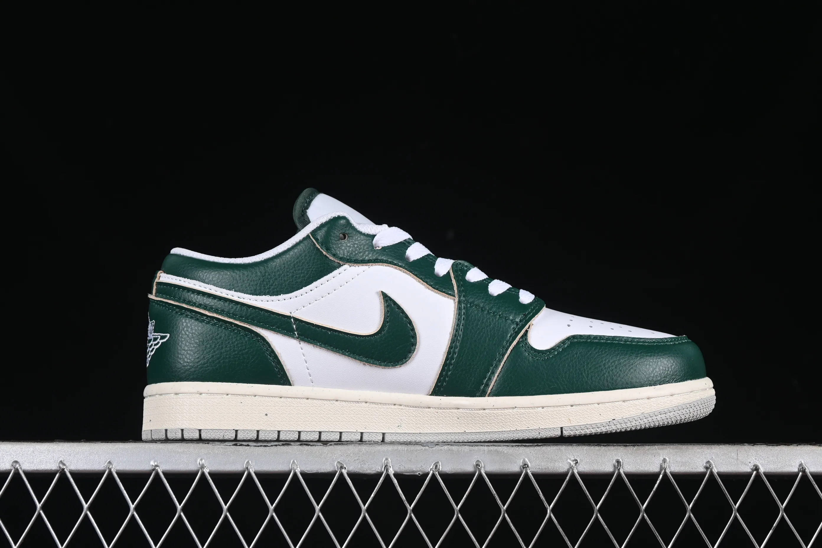 All categories Air Jordan Jordan series basketball shoes Air Jordan 1 Low Z version Air Jordan 1 Low AJ1 Joe 1 white and green low-top cultural casual sneakers FQ7687-300